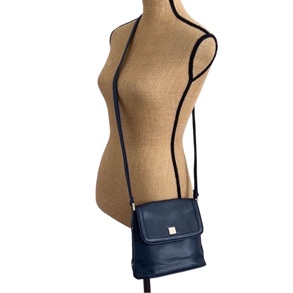 Liz Claiborne navy crossbody bag